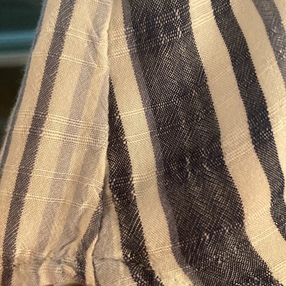 Blouse. 2X Rayon Blue/white striped. Button down, V-Neck with flouncy 3/4 sleeve - Picture 10 of 12